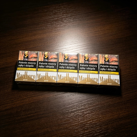 Marlboro Poland 20s Cigarettes x 10 Packs _1 Carton